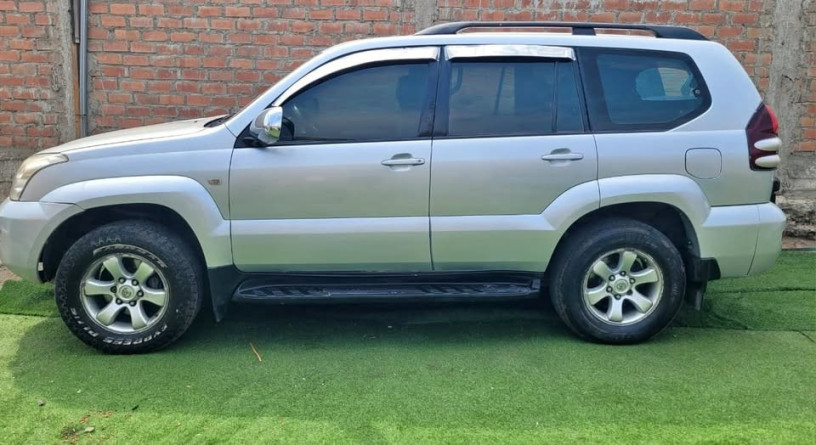 land-cruiser-prado-2008-big-0